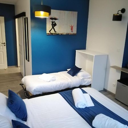 Les Remparts Hotel La Madelaine-sous-Montreuil Buitenkant foto